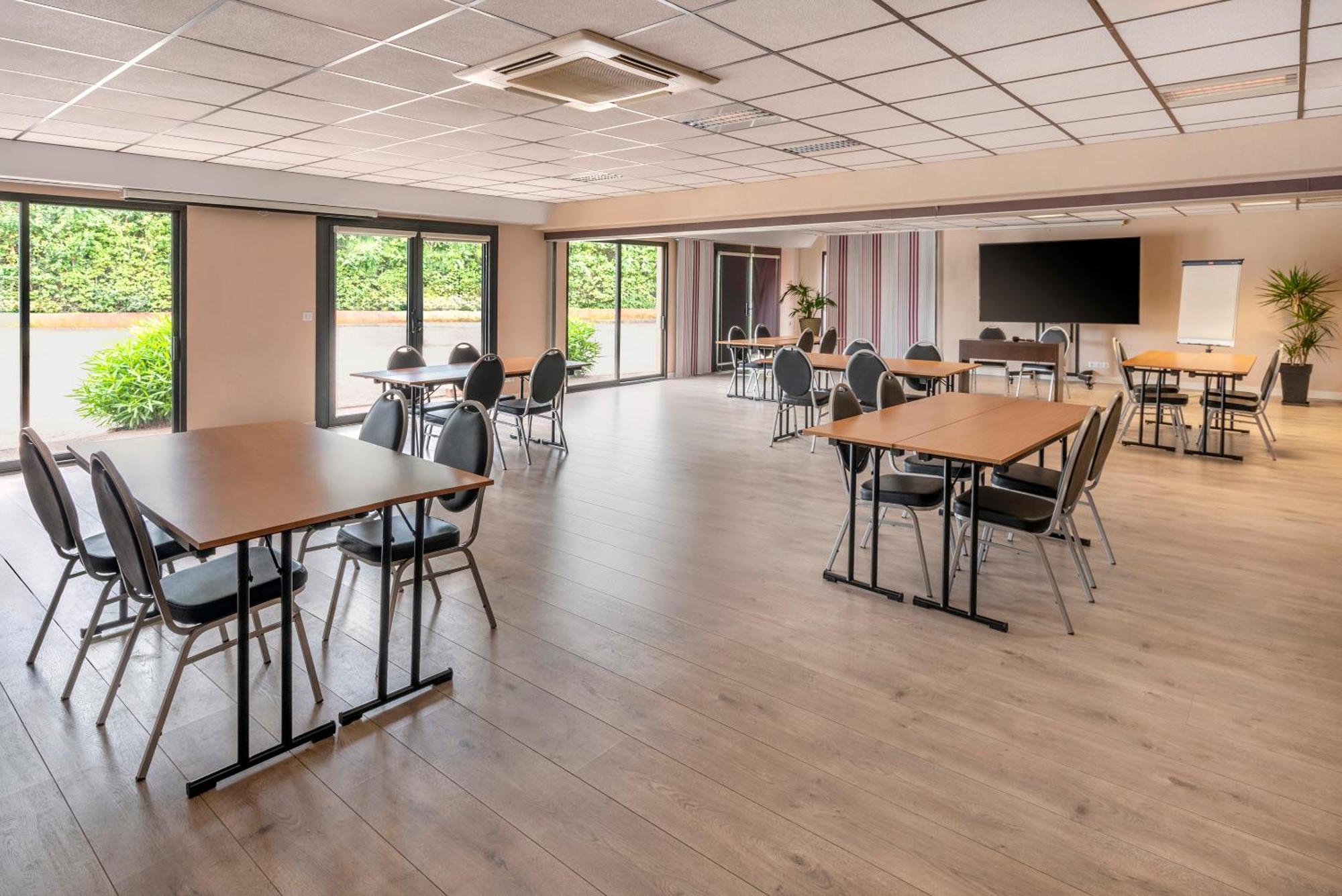 Best Western Terre De Provence Le Cannet-des-Maures Buitenkant foto